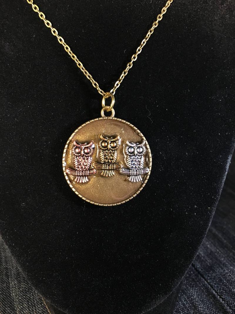 Eule Von Uns Egal von TenaciousHopeGifts