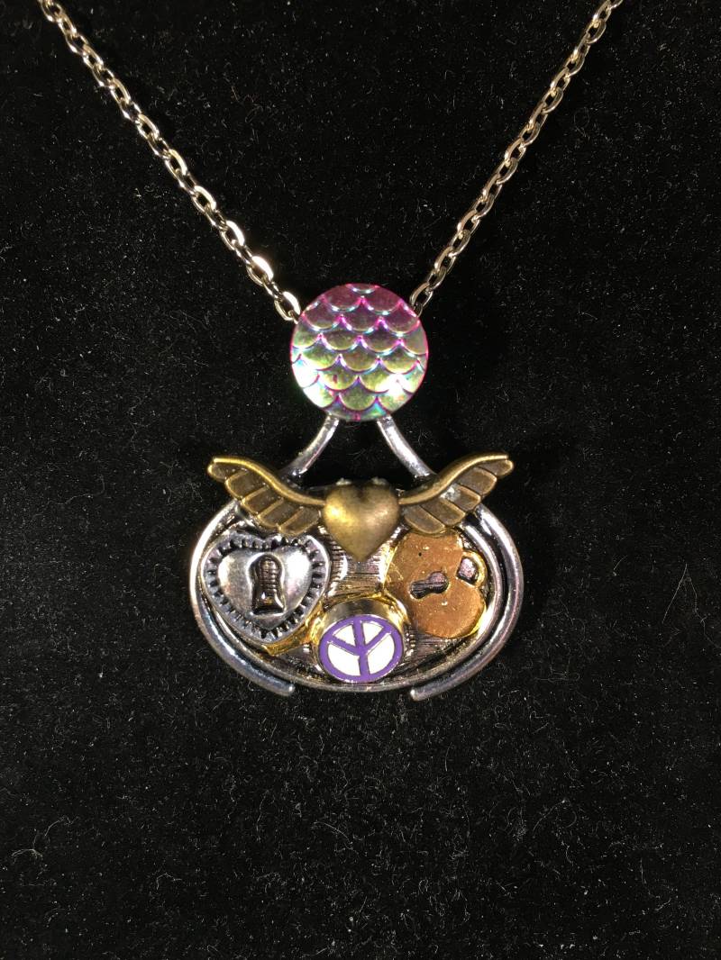 Frieden Ist Der Schlüssel Zum Herzen Frieden Ist Der Schlüssel Zum Herzen von TenaciousHopeGifts