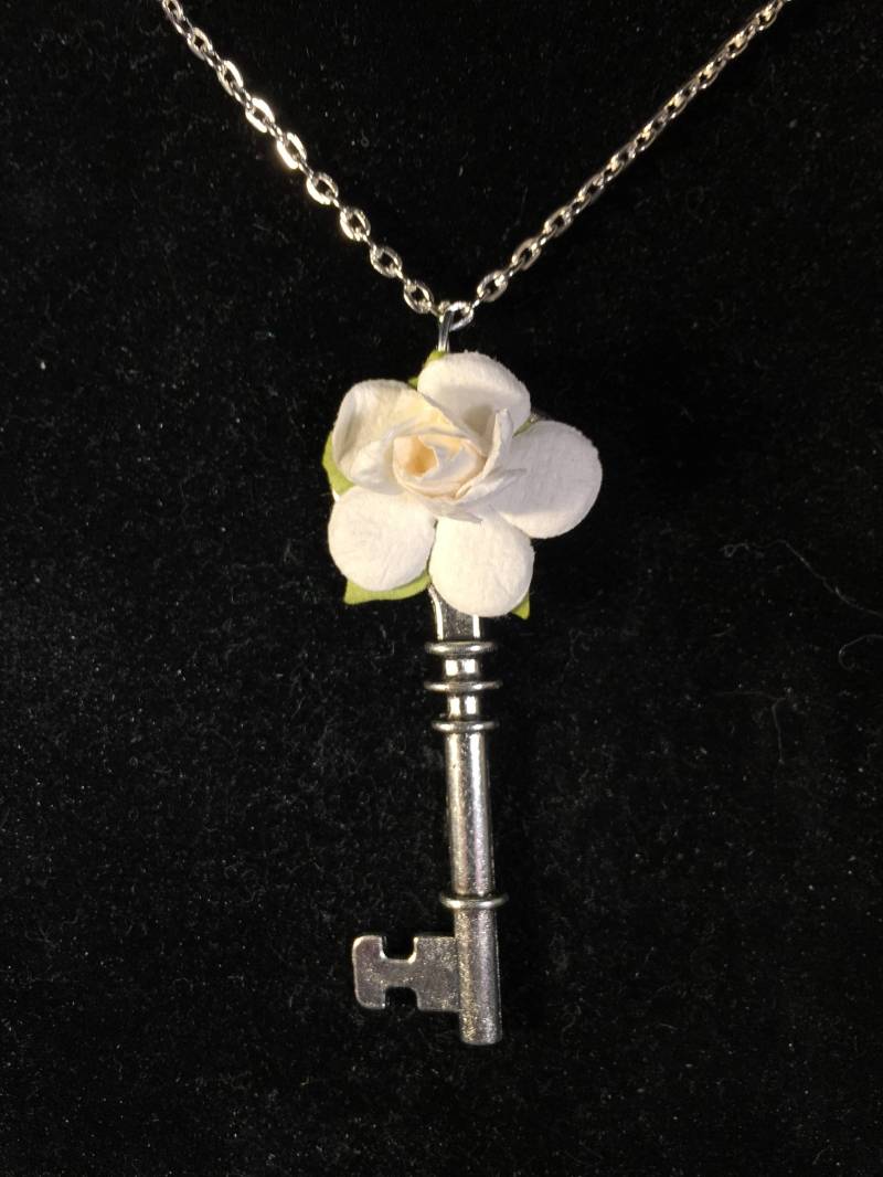 Silberne Rose Schlüssel Silberne Rose Schlüssel von TenaciousHopeGifts