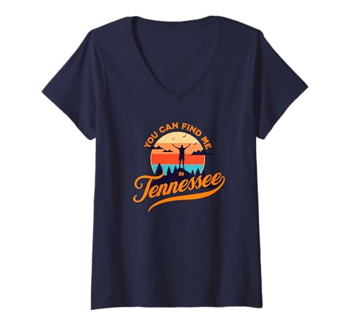 Damen You Can Find Me in Tennessee – Retro Sunset Mountain Hiking T-Shirt mit V-Ausschnitt Damen You Can Find Me in Tennessee – Retro Sunset Mountain Hiking T-Shirt mit V-Ausschnitt von Tennessee Backroads and Peaks Apparel