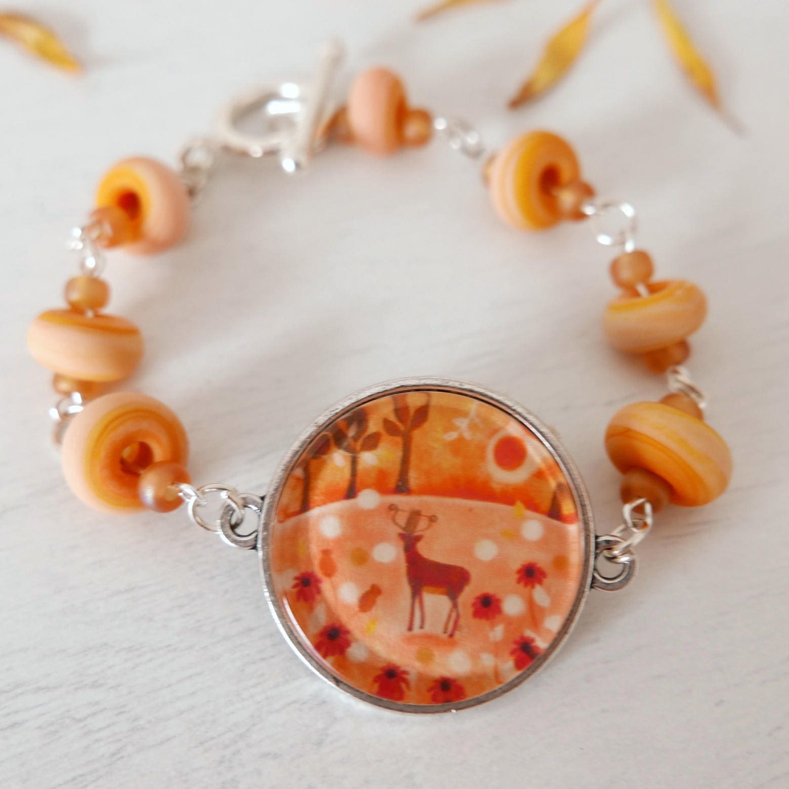 Herbst Armband, Orange Lampwork Glasperlen, Tier Kunst Reh Musik Lyra Armband Herbst Armband, Orange Lampwork Glasperlen, Tier Kunst Reh Musik Lyra Armband von TeodoraPainting