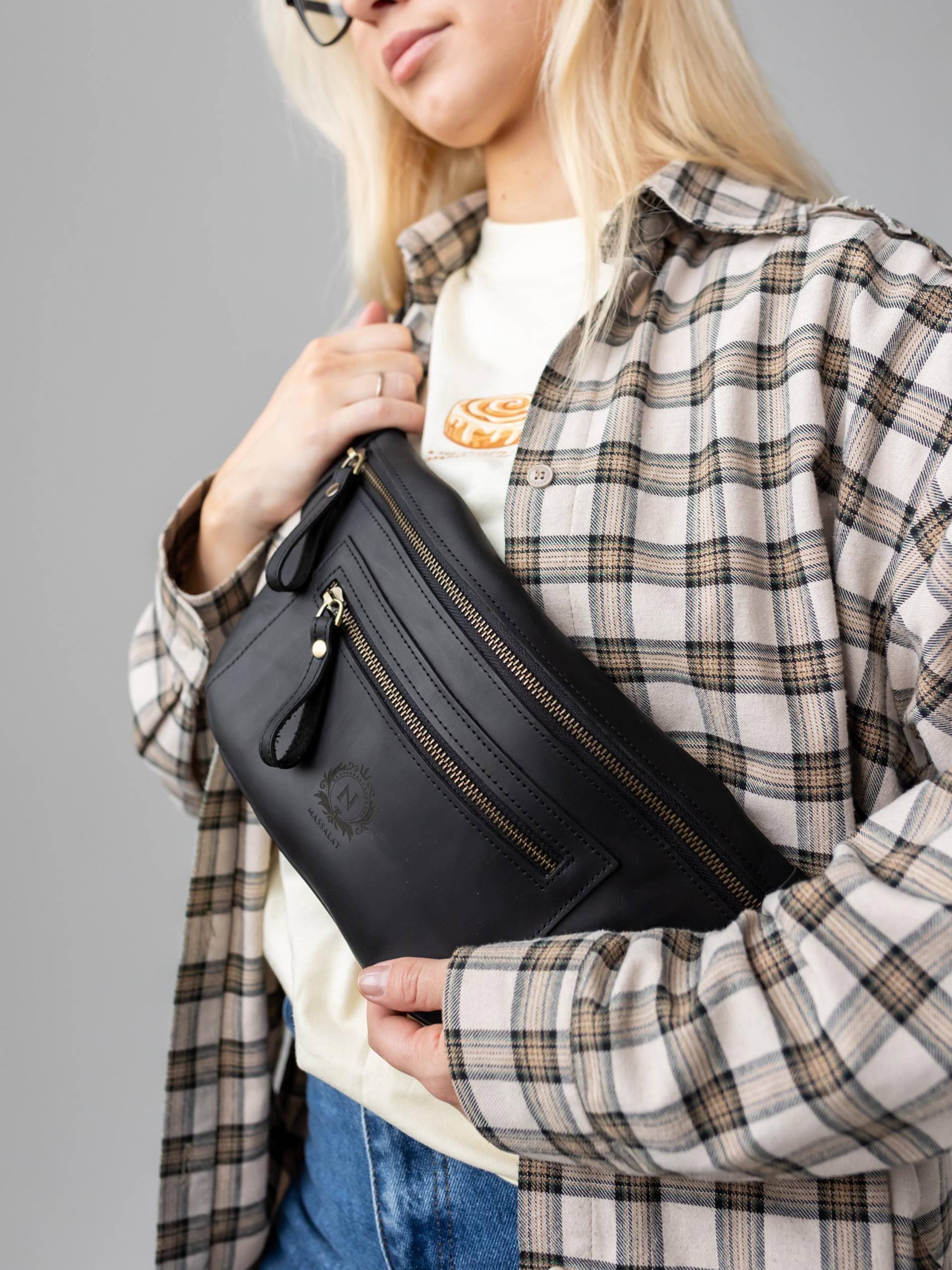 Personalisierte Leder Schultertasche, Schwarze Gürteltasche, Geburtstagsgeschenk Für Sie, Benutzerdefinierte Geschenk Frau Personalisierte Leder Schultertasche, Schwarze Gürteltasche, Geburtstagsgeschenk Für Sie, Benutzerdefinierte Geschenk Frau von TeploLeather