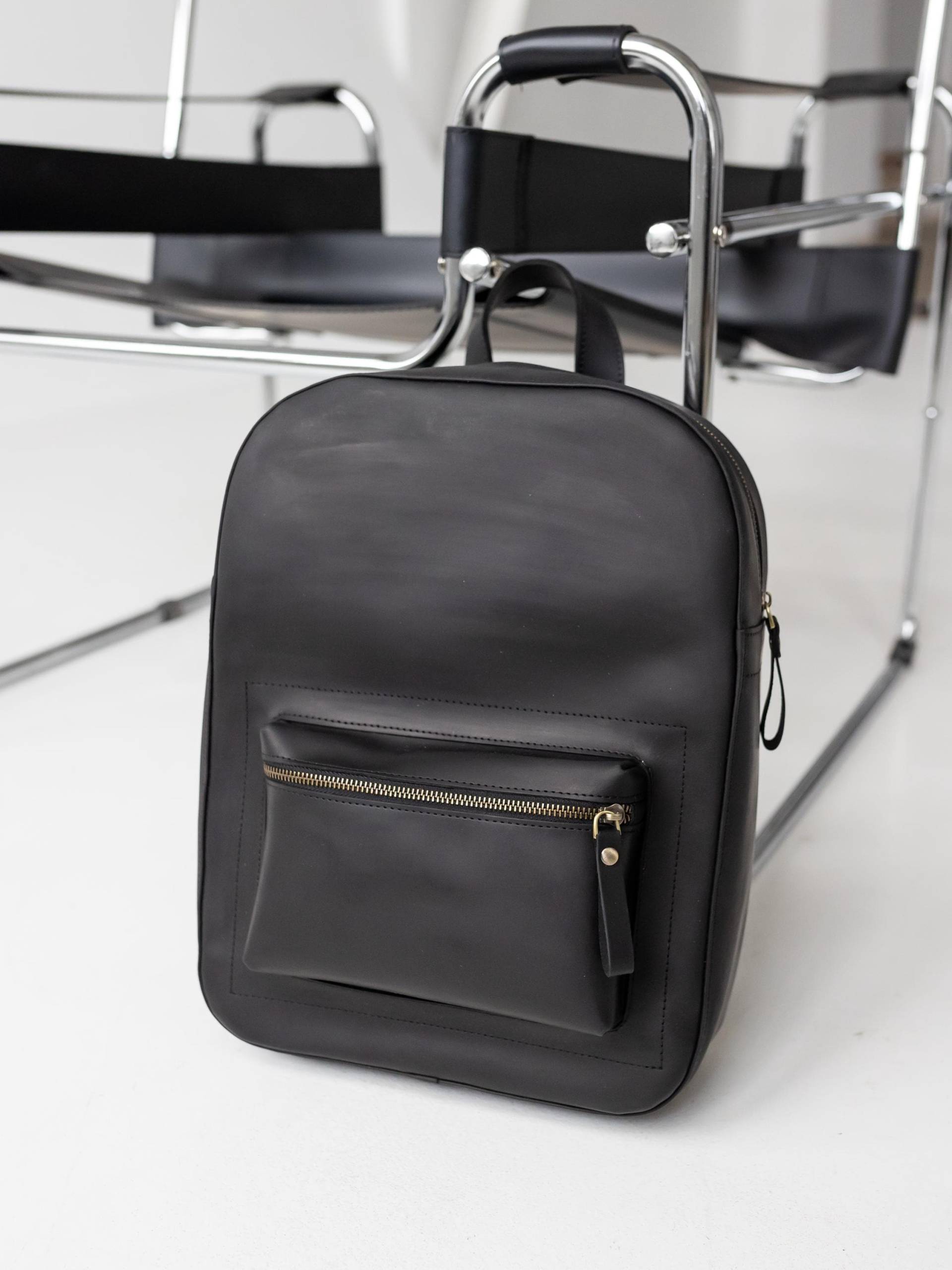Schwarzer Lederrucksack, Arbeitsrucksack, Büro-Laptoprucksack, Herren-Rucksack, Personalisierter Tagesrucksack, Geburtstagsgeschenk Für Ihn von TeploLeather