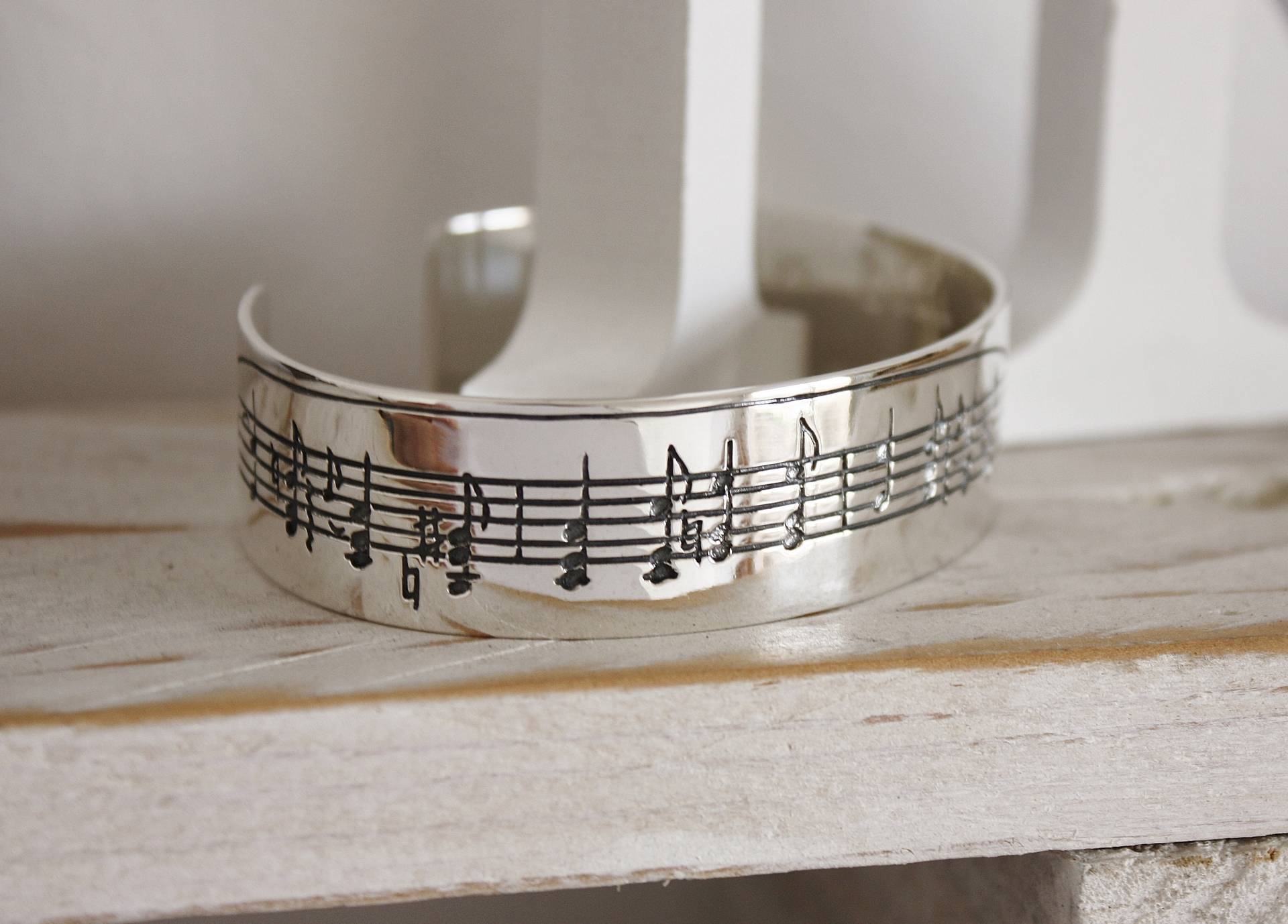 Personalisierte Sterling Silber Musiknoten Manschette Armband Gravierte Noten von TereReyesJoies