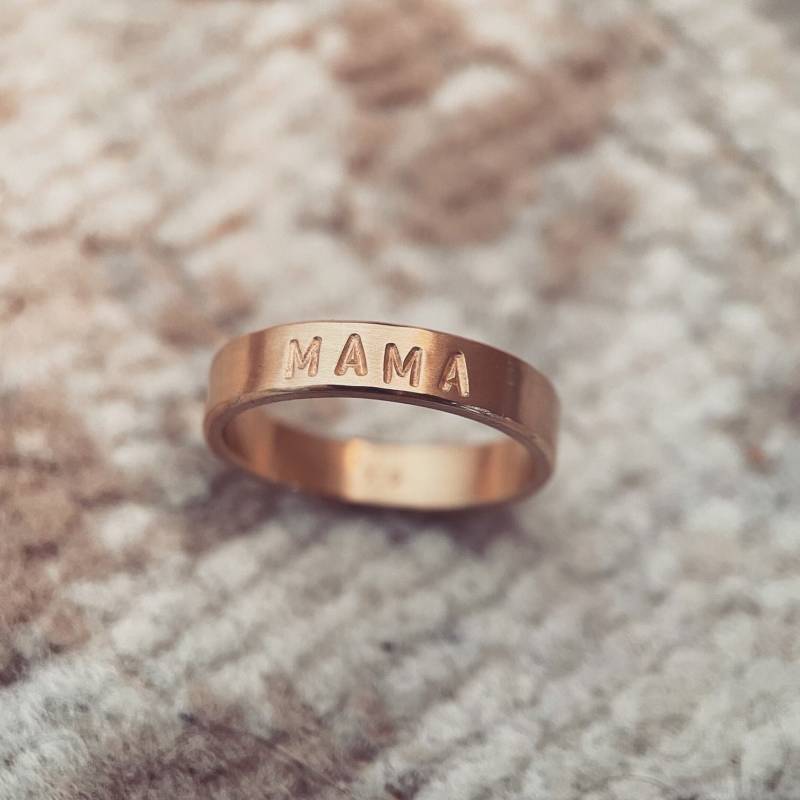 Mama Ring - Mom Personalisierten 18Kt Gold Echt Handarbeit Goldschmiede Muttertag Geschenk Mama Ring - Mom Personalisierten 18Kt Gold Echt Handarbeit Goldschmiede Muttertag Geschenk von TeresaStaubJewelry