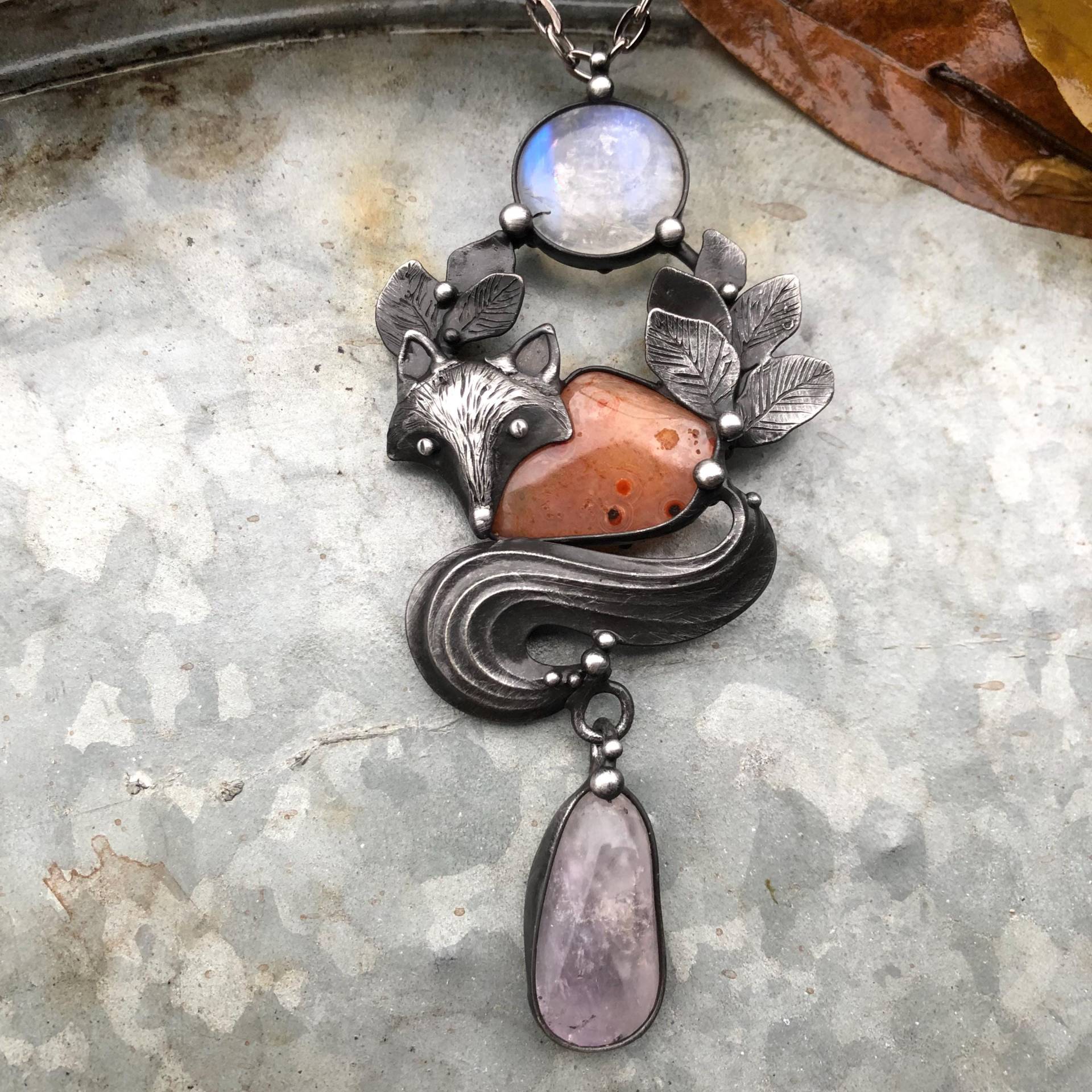 Fox Handmade Original Art Amethyst Achat Mondstein Halskette Auf Metallkette von TerezaOJewelry