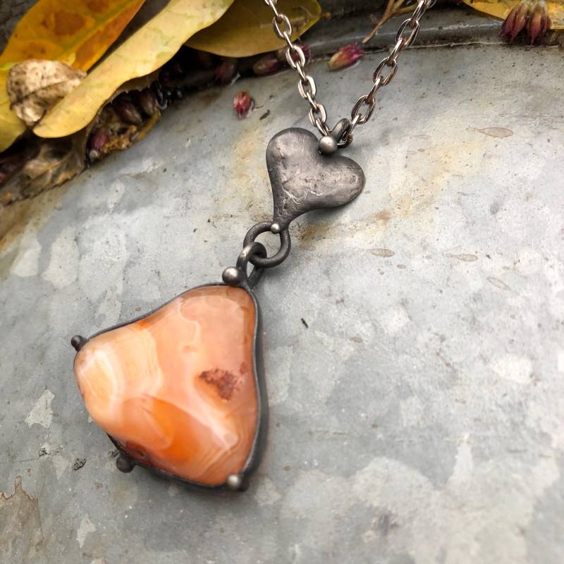 Handgemachte Original Art Ciornelian Halskette Auf Metallkette von TerezaOJewelry