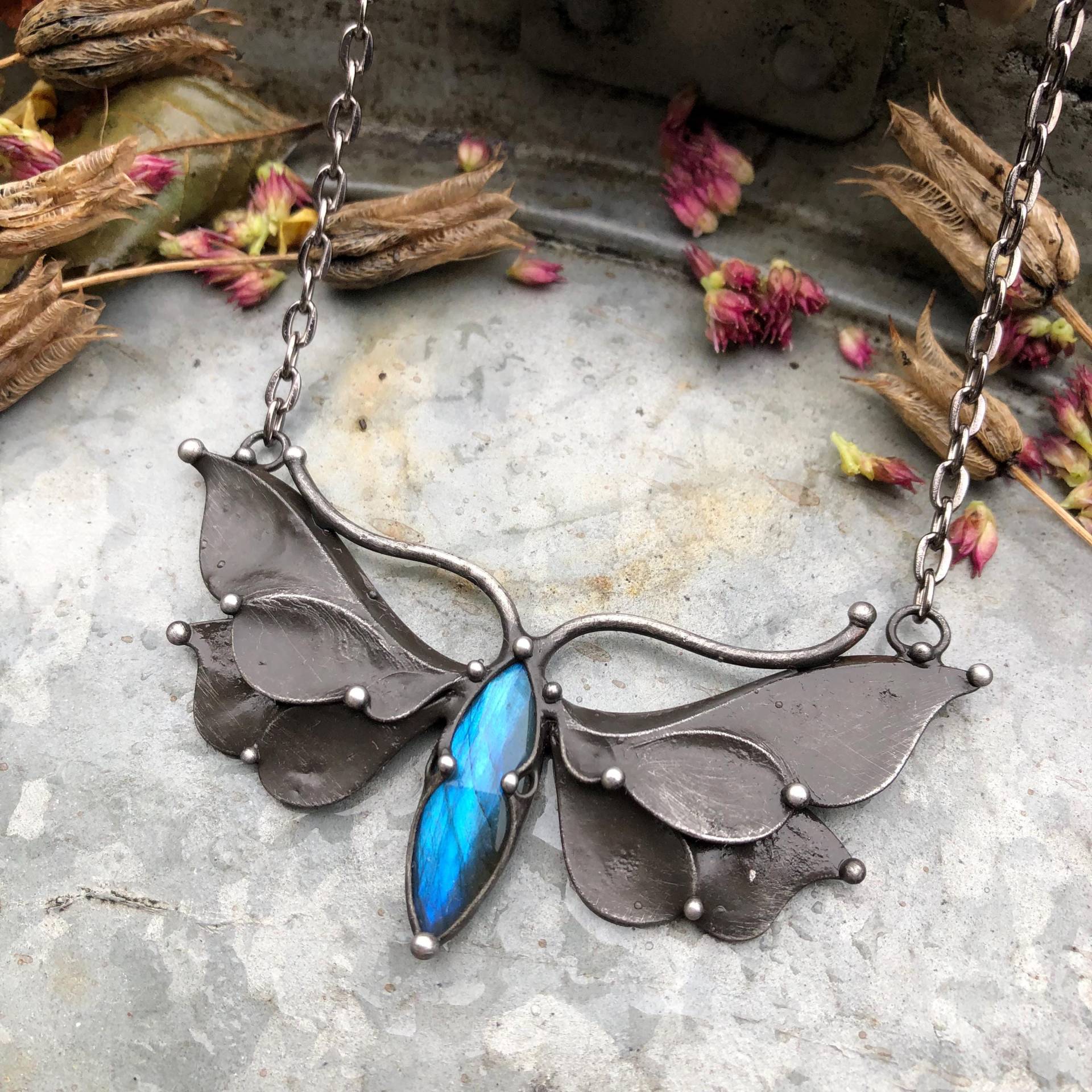 Handgemachte Original Art Labradorit-Halskette Auf Handgemachter Metallkette von TerezaOJewelry