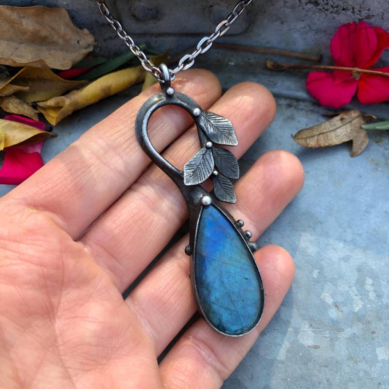 Handgemachte Original Art Labradorit Halskette Auf Metallkette von TerezaOJewelry