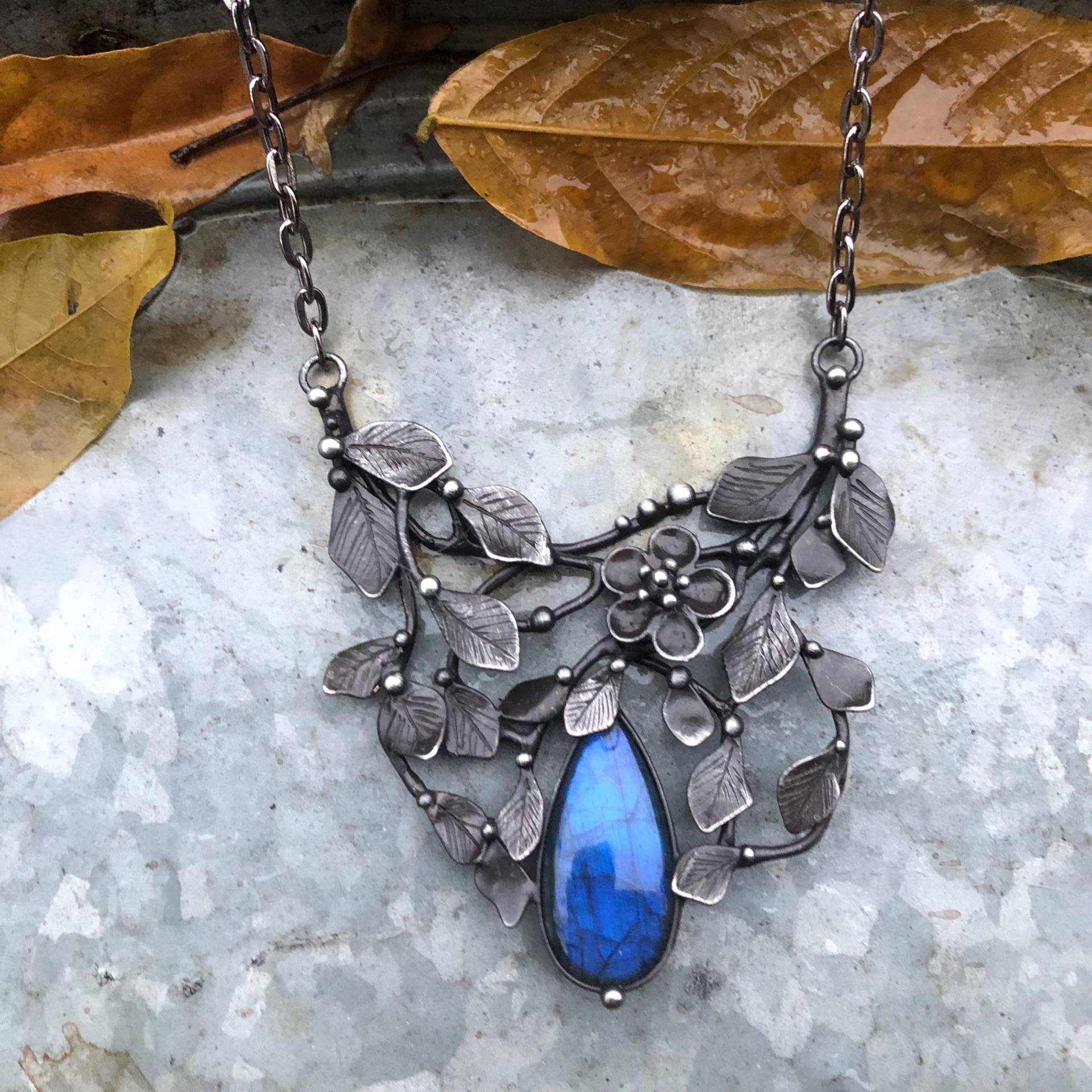 Handgemachte Original Art Labradorit Halskette Auf Metallkette von TerezaOJewelry