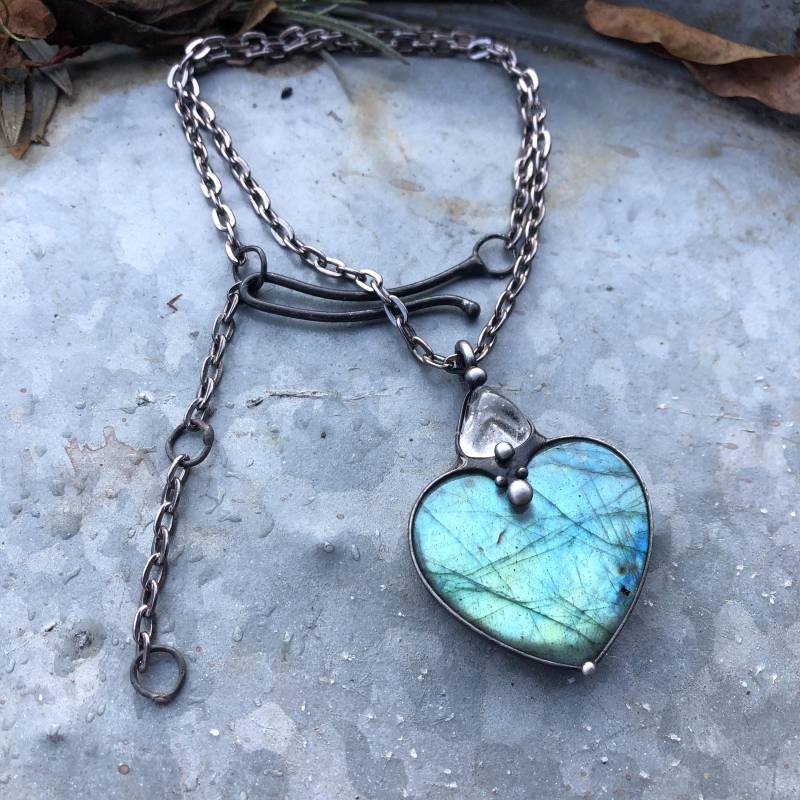 Handgemachte Original Art Labradorit Kristall Halskette Auf Metallkette von TerezaOJewelry
