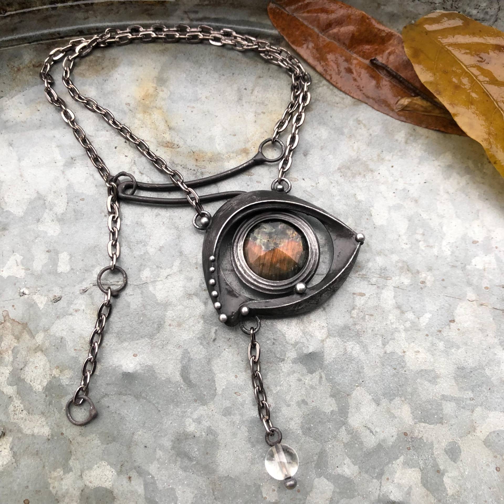 Handgemachte Original Art Labradorit Kristall Halskette Auf Metallkette von TerezaOJewelry