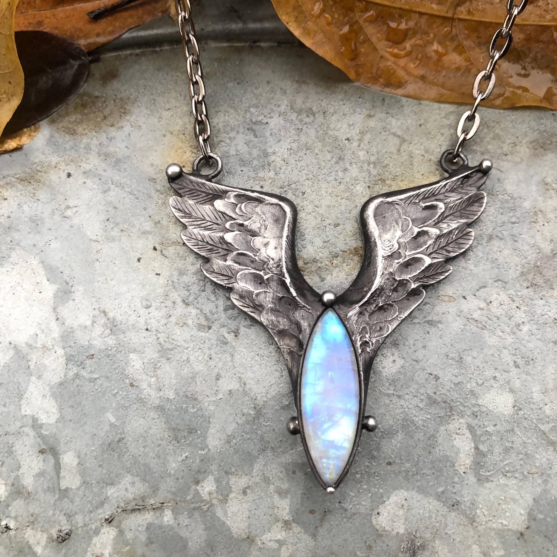 Reserviert Handgemachte Original Art Mondstein Halskette Auf Metallkette von TerezaOJewelry