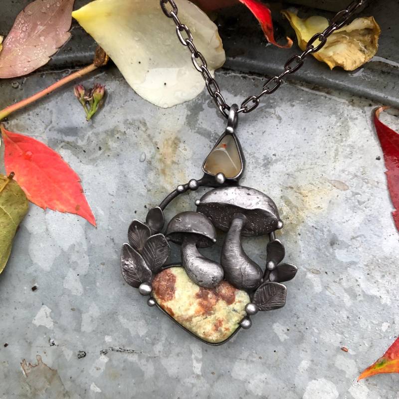 Handgemachte Original Kunst Chrysopal Achat Halskette Auf Metallkette von TerezaOJewelry