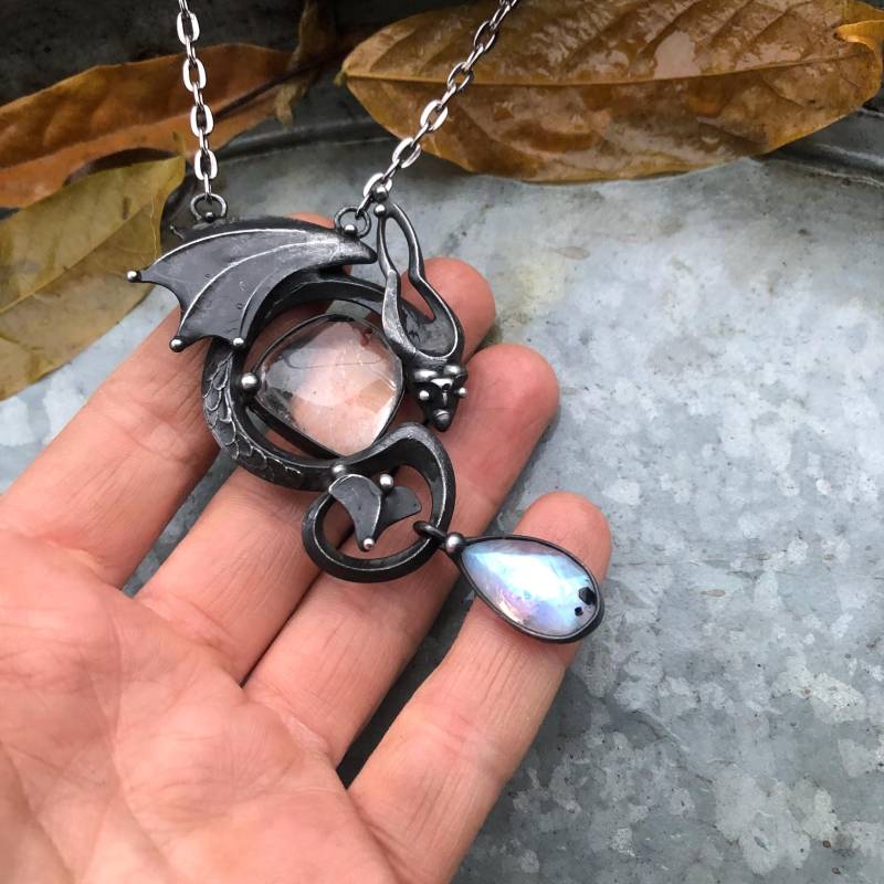 Handgemachte Original Kunst Crystal Monnstone Halskette Auf Handgemachter Metallkette von TerezaOJewelry