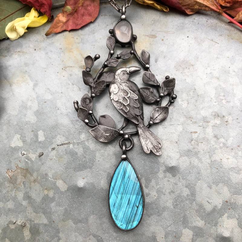 Raven Handmade Original Art Labradorit Halskette Auf Handgefertigte Metallkette Raven Handmade Original Art Labradorit Halskette Auf Handgefertigte Metallkette von TerezaOJewelry
