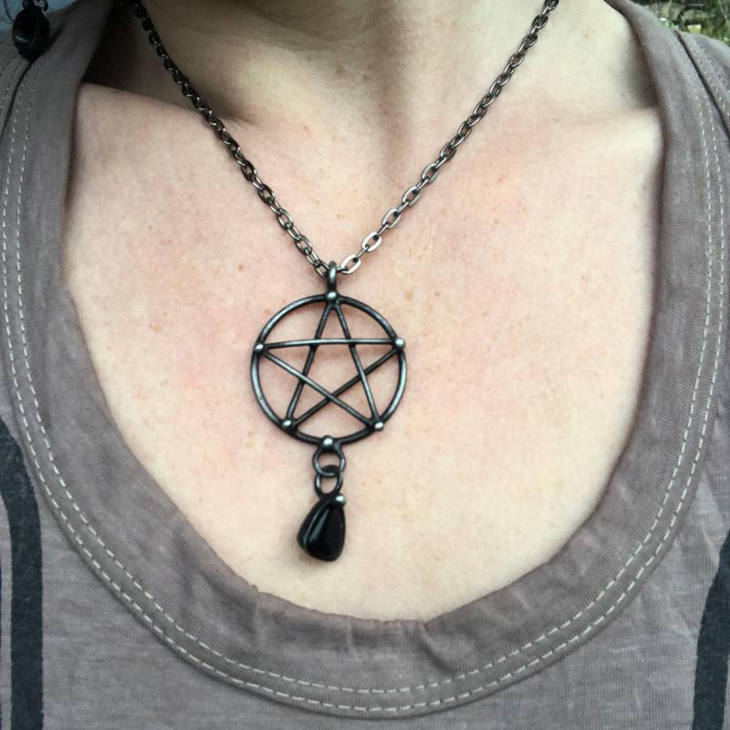 Reserviert Pentagramm Handgemachte Original Art Turmalin Halskette Auf Metallkette von TerezaOJewelry