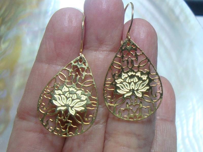 Gold Plate Sterling Silber Blossom Lotus Ohrringe, Tear Drop Ohrring, 1, 5 Inch Kronleuchter Ohrringe von TerraFinds
