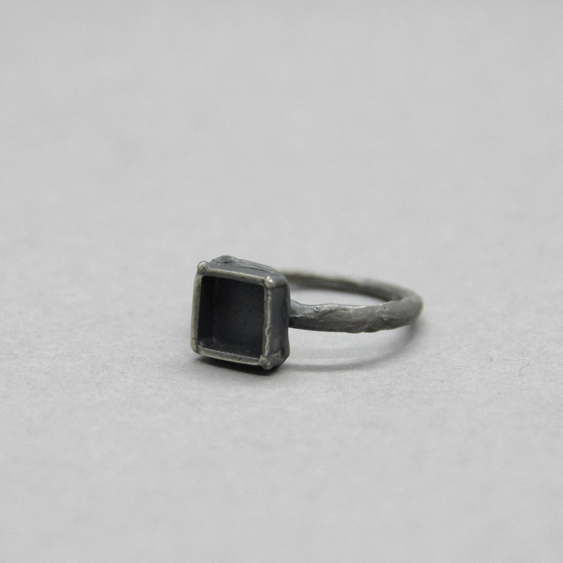 Silber Ring - Geschwärzter Geschenk Für Sie Frauen Quadrat Kreis Handgemachter Schmuck Silber Ring - Geschwärzter Geschenk Für Sie Frauen Quadrat Kreis Handgemachter Schmuck von TerraRecognita