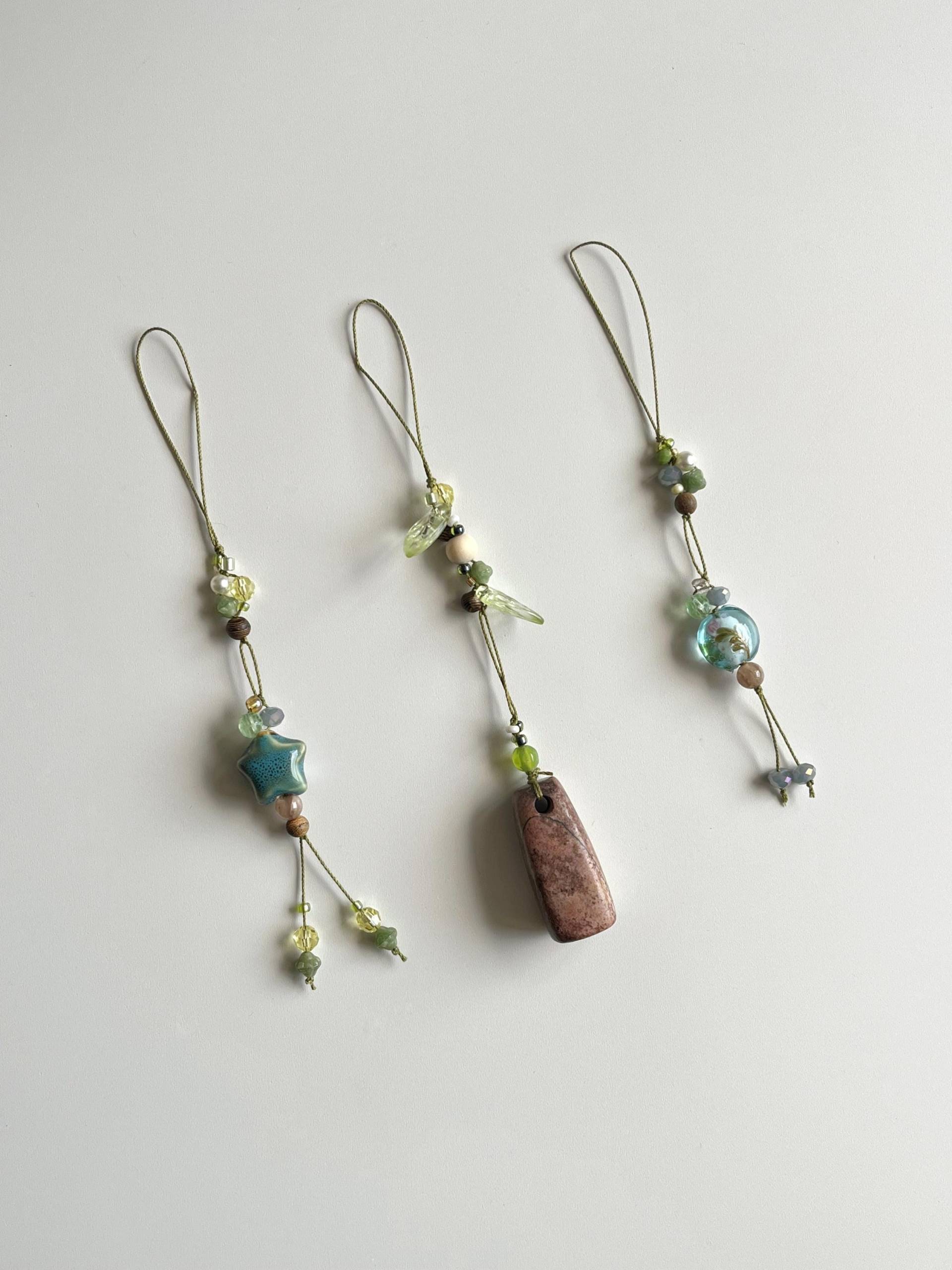 Boho Faden- Und Perlenanhänger Erde Erdfarben Ghibli - Handmade Handmadeschmuck von Terreminou