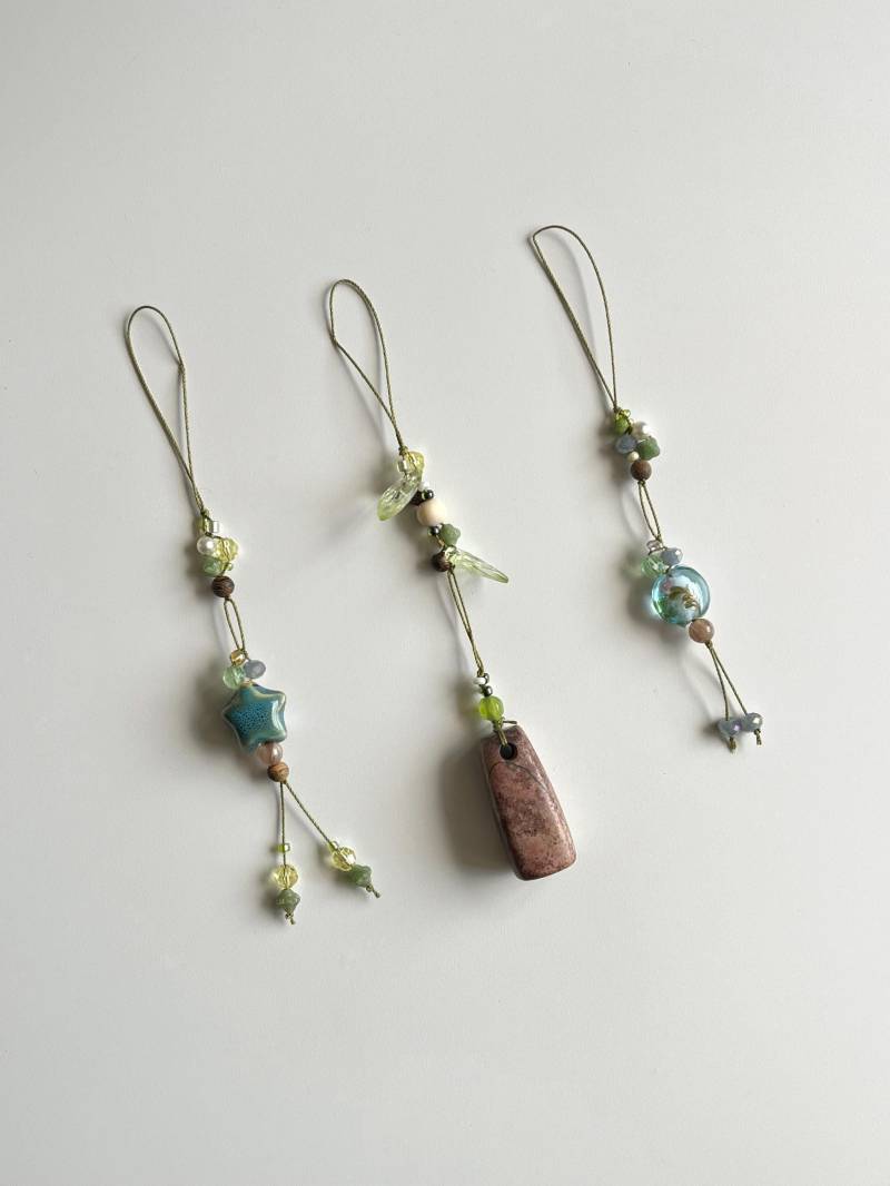 Boho Faden- Und Perlenanhänger Erde Erdfarben Ghibli - Handmade Handmadeschmuck Boho Faden- Und Perlenanhänger Erde Erdfarben Ghibli - Handmade Handmadeschmuck von Terreminou