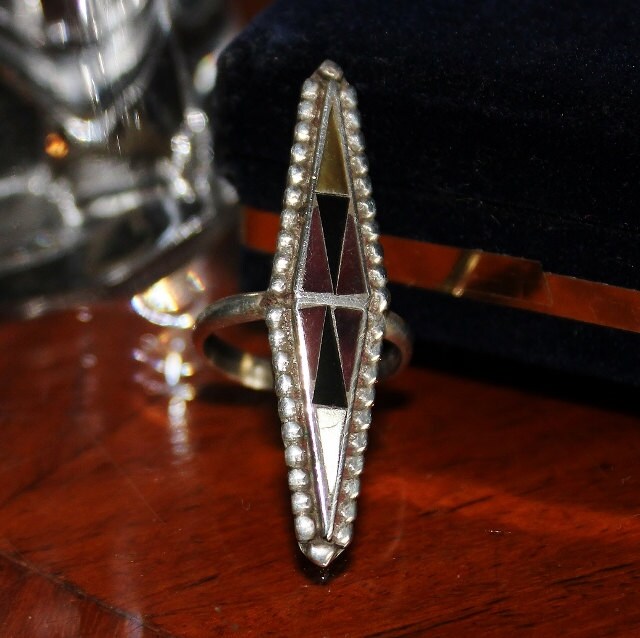 Langer Onyx & Perlmutt Sterling Silber Ring Langer Onyx & Perlmutt Sterling Silber Ring von TerriannsOriginals