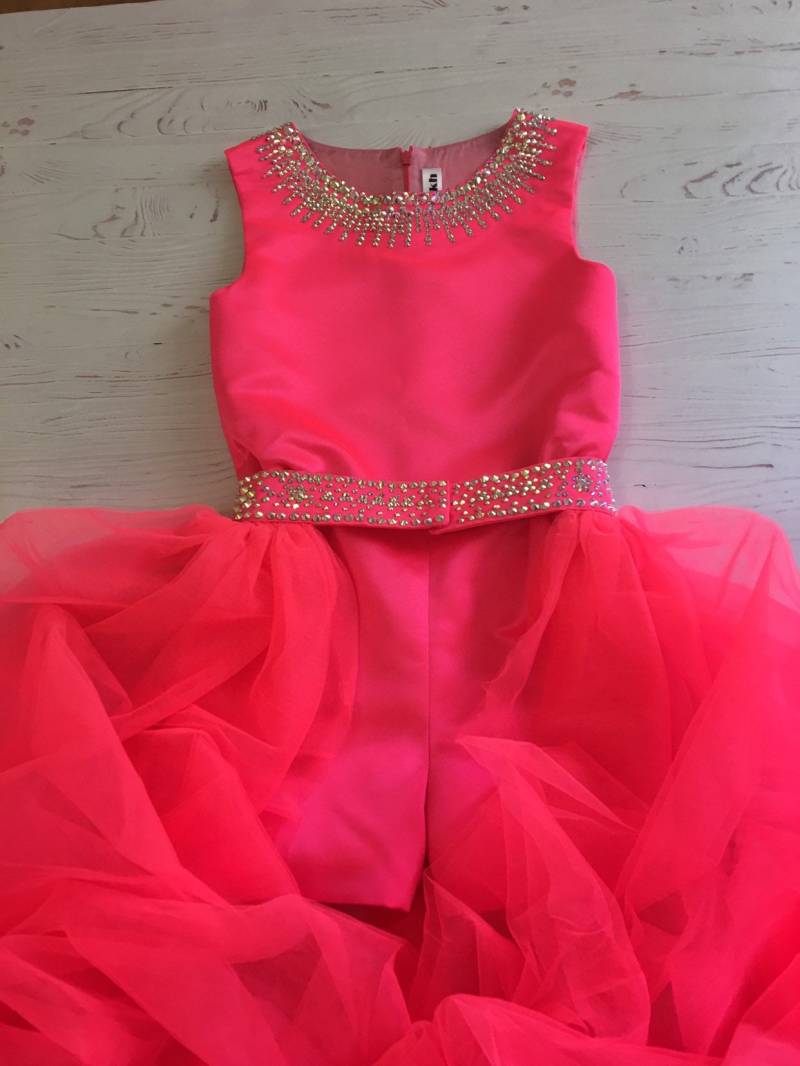Neon Pinker Festzug Outfit Strass Strampler Mit Tüll Schleppe von TerskikhDesigner