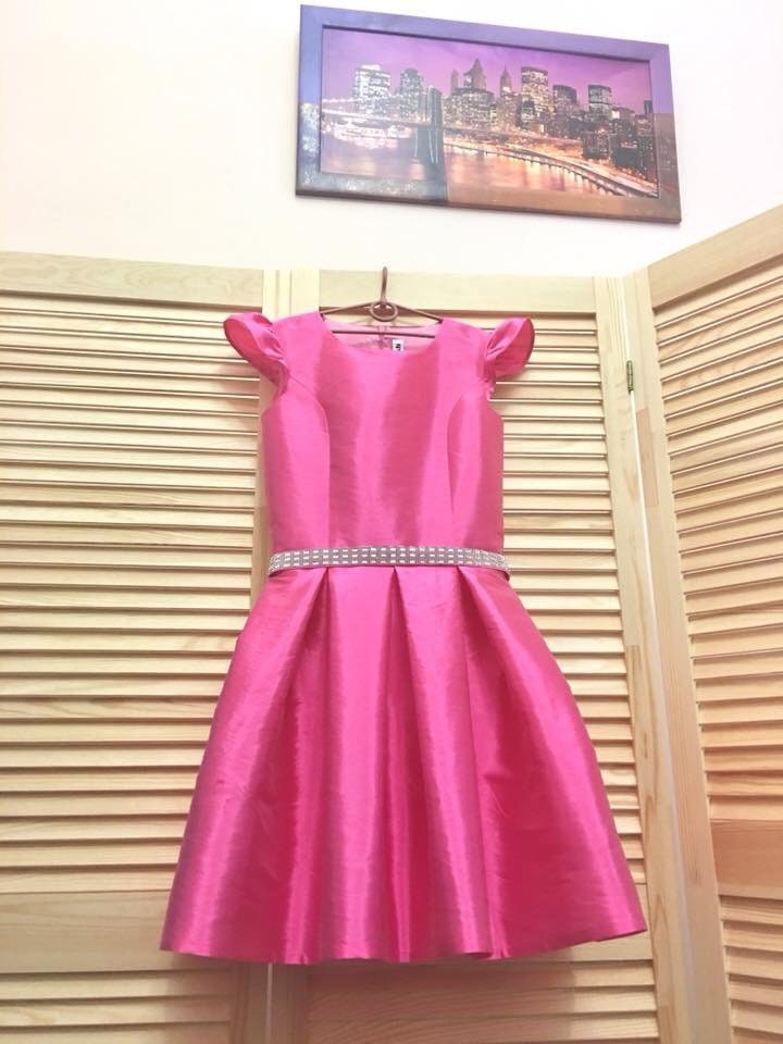 Perlen Rosa Taft Kleid Strass Gürtel, Knielang von TerskikhDesigner