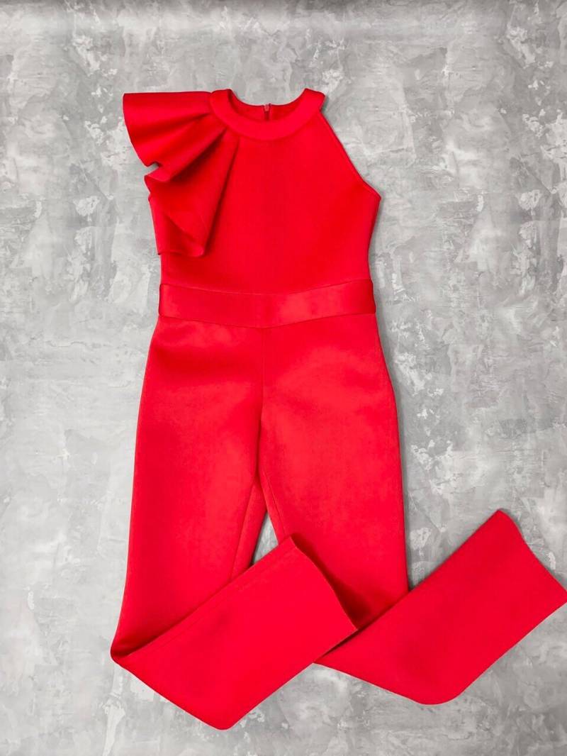 Roter Rüschen Neopren-Jumpsuit Mädchen Vorstellungsfoto, Custom Outfit von TerskikhDesigner