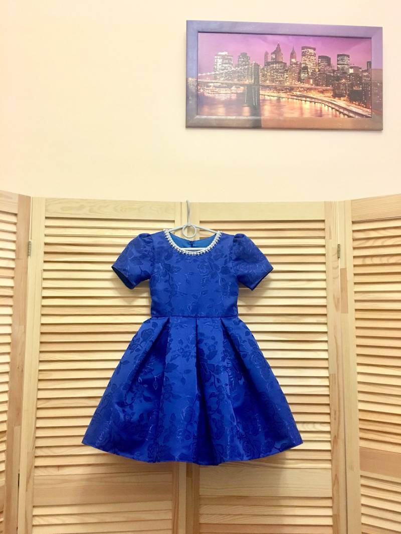 Royal Blau Jacquard Kleinkind Kleid Perlen Festzug Outfit von TerskikhDesigner