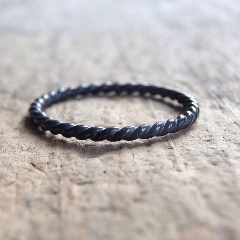 Oxidierter Schwarzer Sterlingsilber-Twist-Ring Boho-Daumenring Semi-Permanent Finish Oxidierter Schwarzer Sterlingsilber-Twist-Ring Boho-Daumenring Semi-Permanent Finish von TesoroDelSol