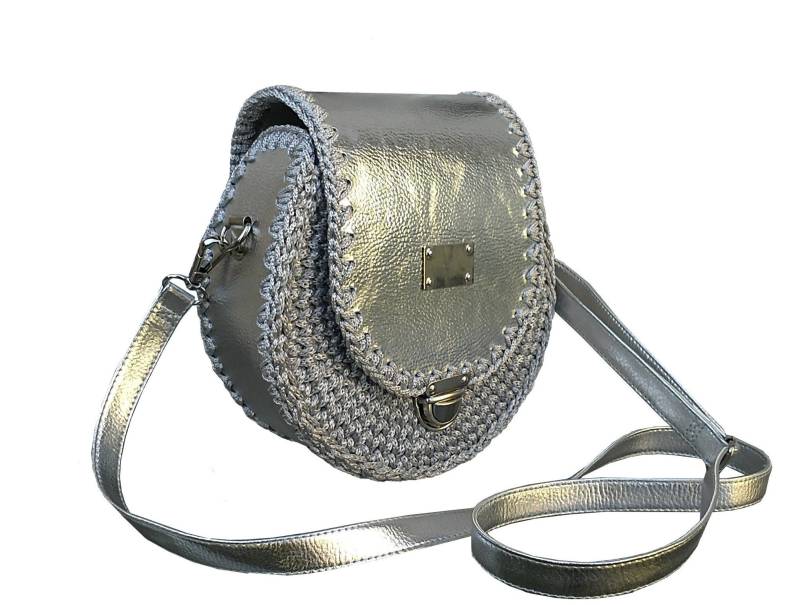 Ladies Round Small Vegan Leather Messenger Bag. Silverhandbag.knitted Exclusive Crossbody Bag With Chain von TessTaschen