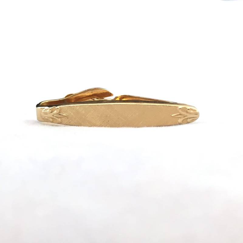 Goldfarbene Geätzte Krawattennadel Mit Abgerundeter Kante, 3, 2 cm, Herren-Accessoire, Krawattenklammer, Krawattenverschluss, Herren-Accessoires von TexasGalTreasures
