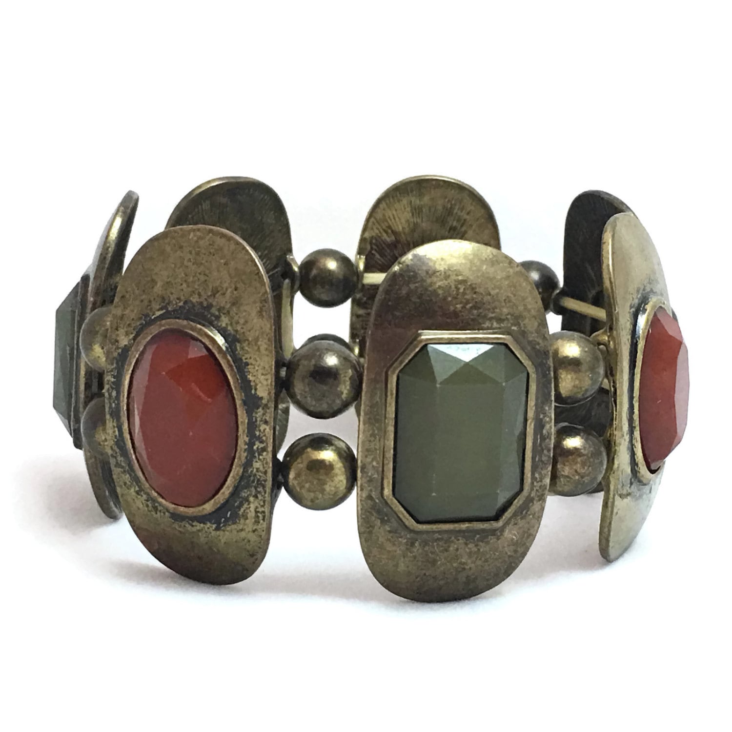 Vintage Distressed Gold Ton Stretch Armband, Facettiertes Grün Und Rot Kunststoff Cabochon Breit Juwel Metallic Stretchy von TexasGalTreasures