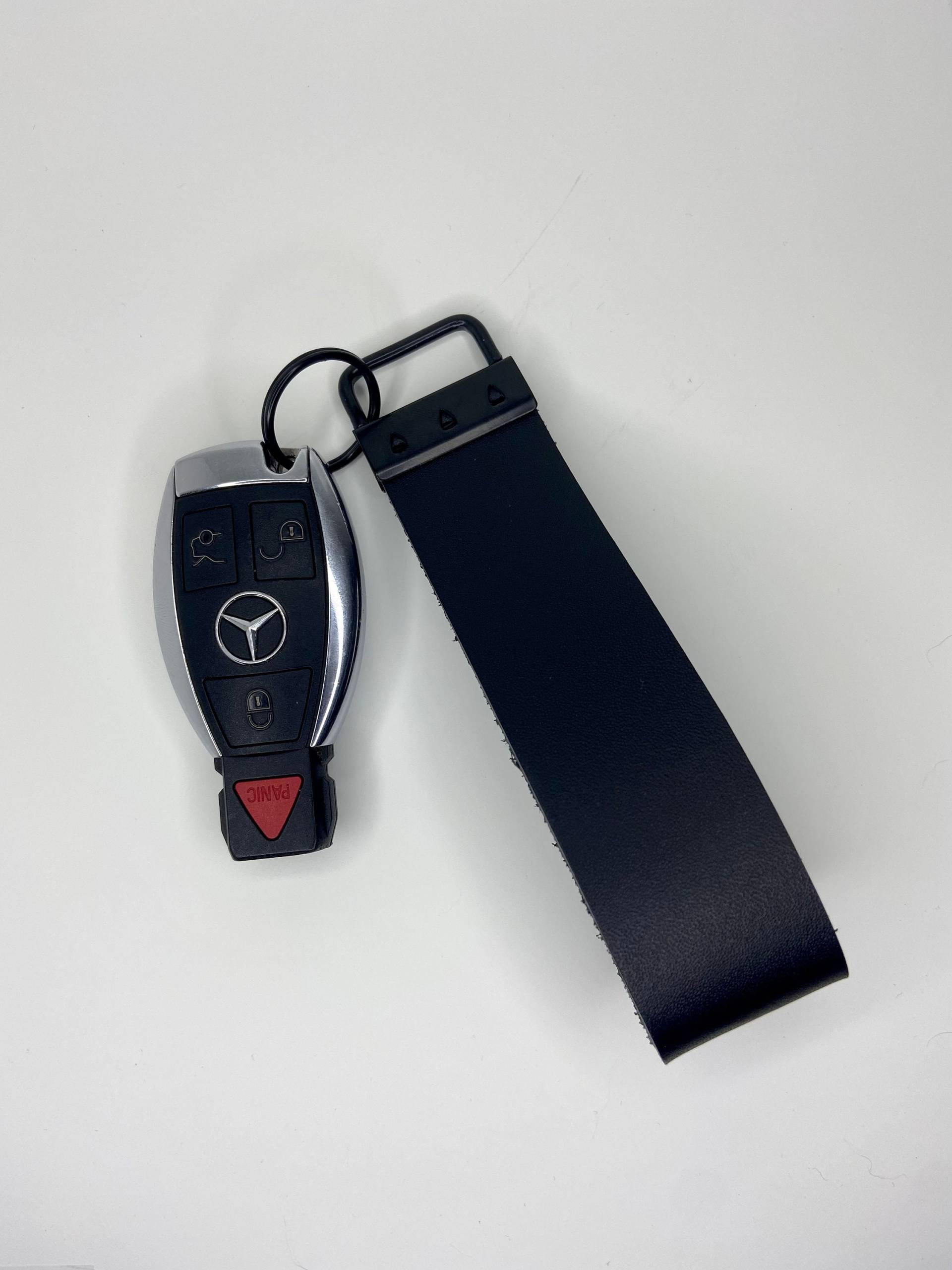 Handgemachter Schwarzer Leder Schlüsselanhänger Für Haus Auto Schlüssel Geschenk Für Männer Vatertag Minimalistisch von TexasLeatherHouse