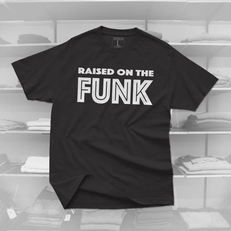 Aufgewachsen Auf Dem Funk Unisex Crew Neck Musik T-Shirt von TextBasedTees