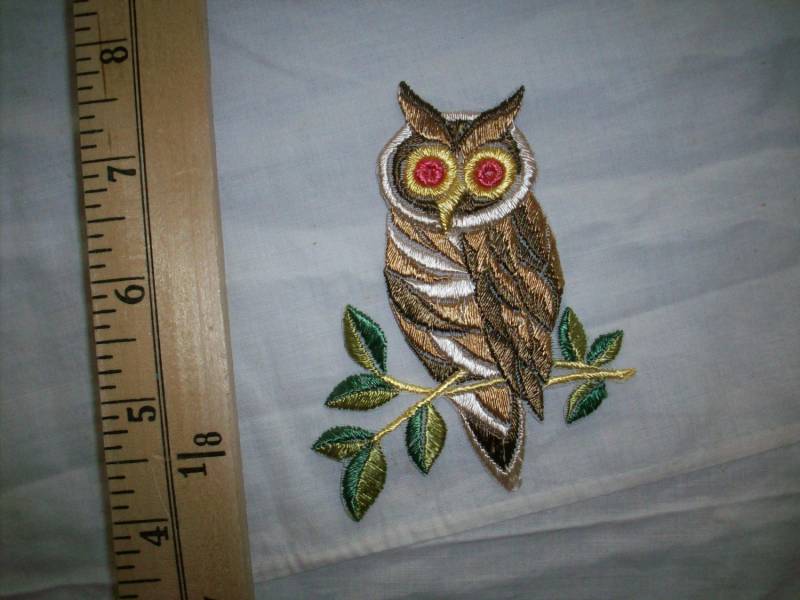 Vintage Eule Applikation Der Schweiz von TextileArtLace