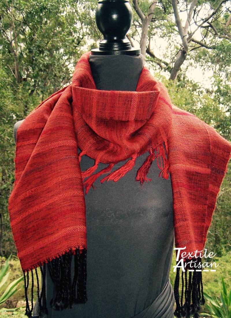 Handwoven Scarf Tasseled Red Wool & Silk Handwoven Scarf Tasseled Red Wool & Silk von TextileArtisan