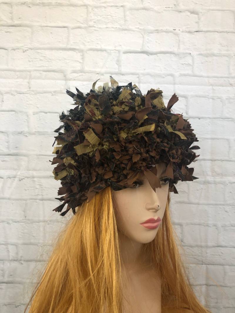 Gehäkelter Verrückter Hut Für Frauen Flippiger Rag Statement Coole Boho Beanie Cloche Festival Kleidung von TextileDreamsByIRYNA