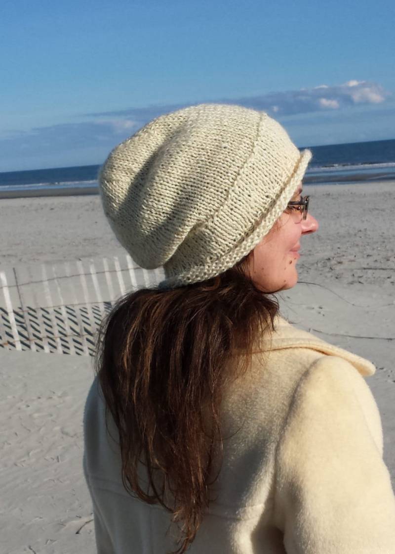 Slouch Wollmütze Hand Gestrickte Mütze Strickmütze Beanie Damen in Naturfarben 100% Wolle Unisex Hat von TextileDreamsByIRYNA