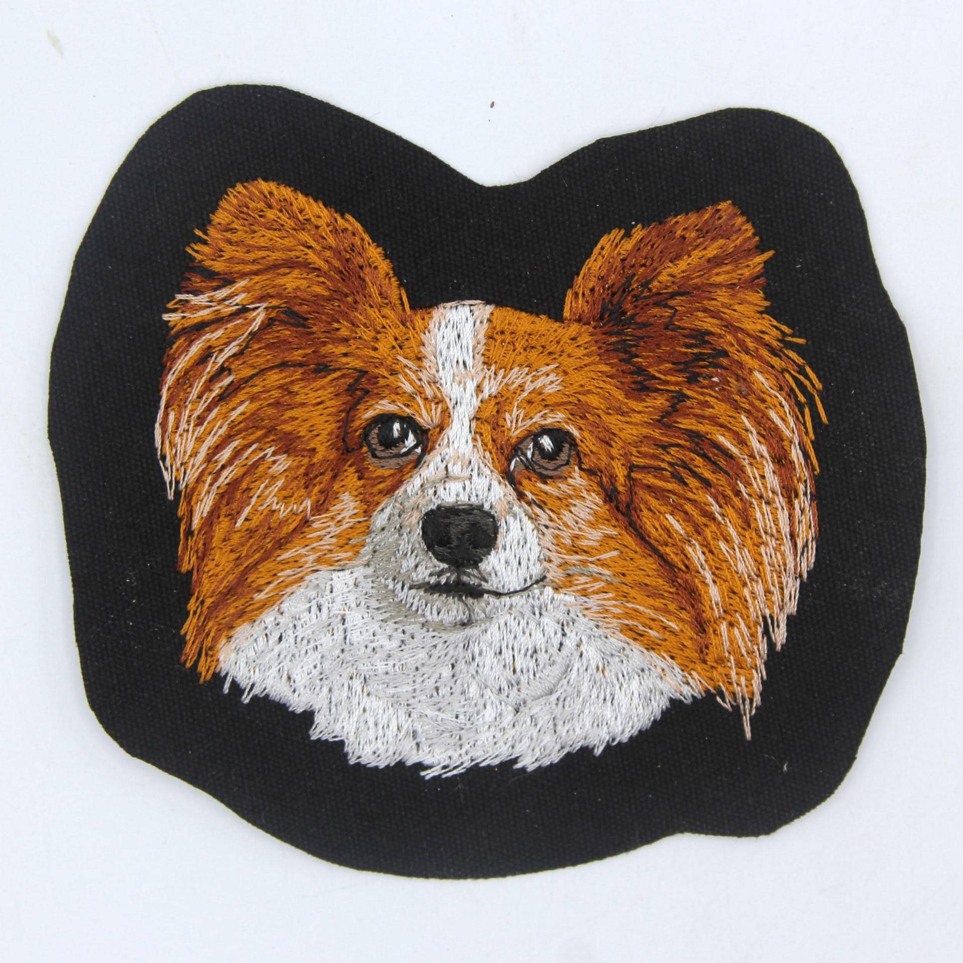 Schmetterling, Wappen, Gestickter Aufnäher, Zwergspaniel, Hunderasse, Schmetterlingsmama, Maschinenstickerei, Aufbügeln, Nähen, K9, Von Team Numérik von TextilePersonnalise