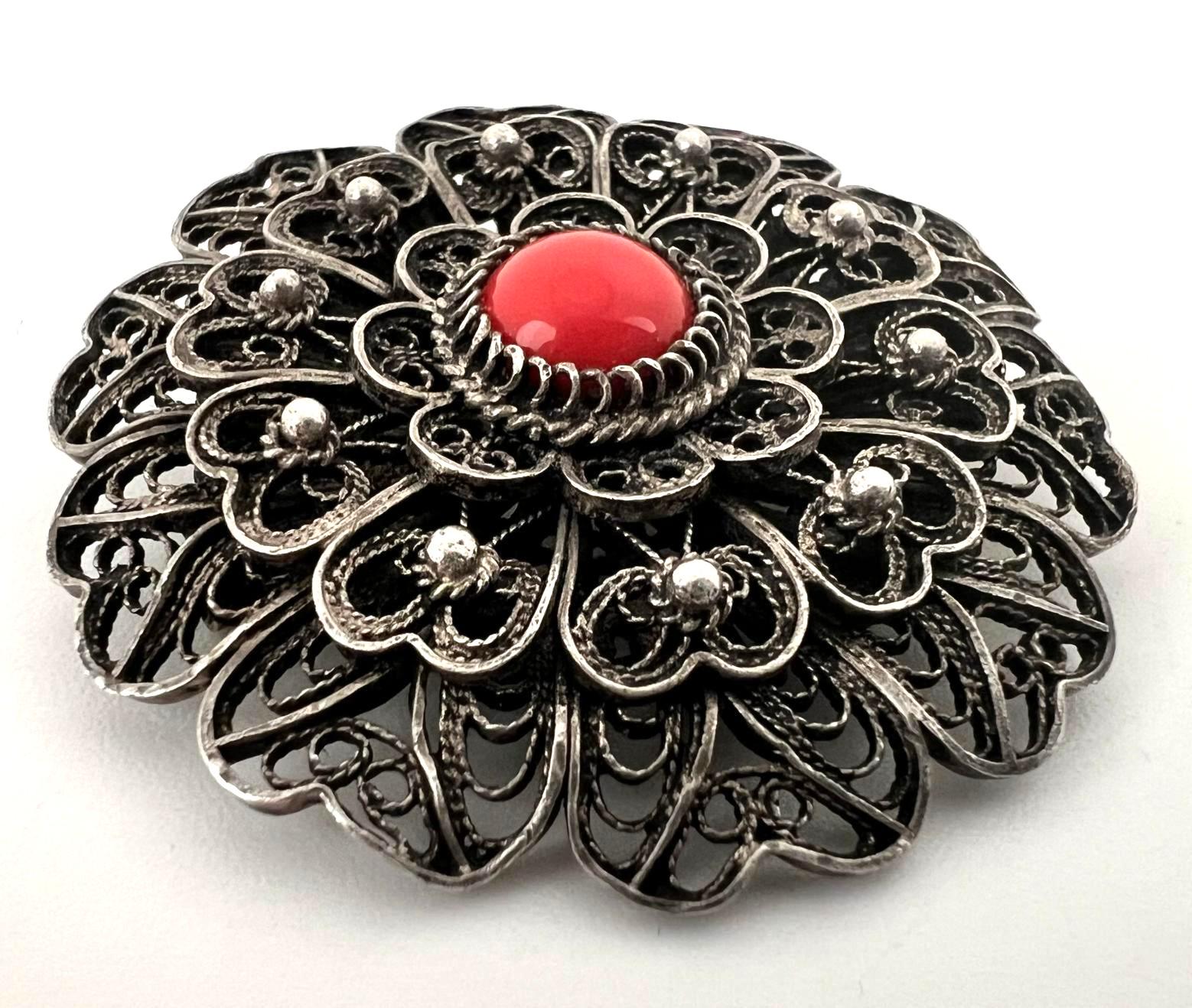 Antike Biedermeier Brosche Aus Silber Mit Filigraner Blüte Koralle Handgefertigtes Unikat Antike Biedermeier Brosche Aus Silber Mit Filigraner Blüte Koralle Handgefertigtes Unikat von TezsahShop