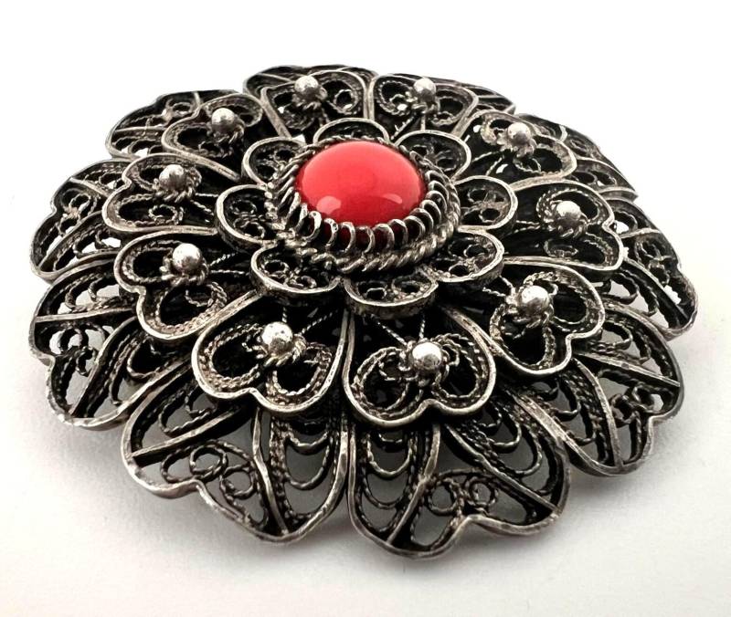 Antike Biedermeier Brosche Aus Silber Mit Filigraner Blüte Koralle Handgefertigtes Unikat Antike Biedermeier Brosche Aus Silber Mit Filigraner Blüte Koralle Handgefertigtes Unikat von TezsahShop