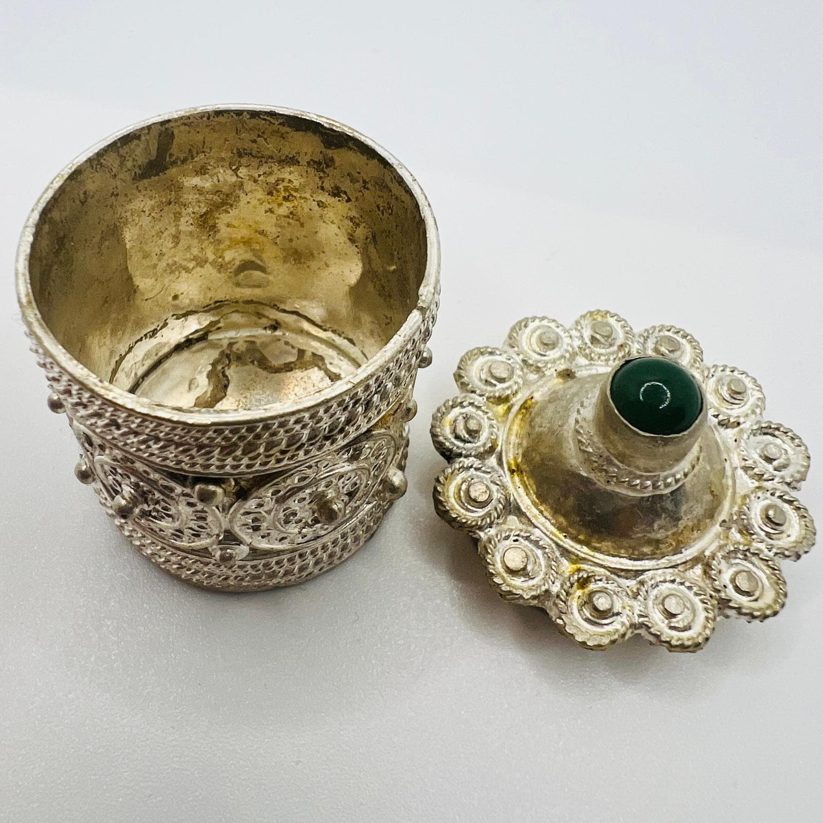 Antike Handgefertigte Silberdose Mit Jade Filigrane Schmuckdose/Pillendose Antike Handgefertigte Silberdose Mit Jade Filigrane Schmuckdose/Pillendose von TezsahShop