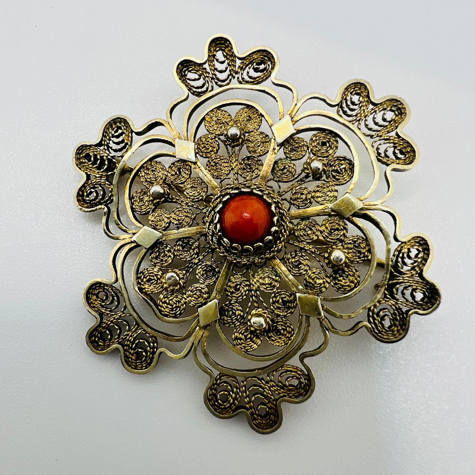 Antique Biedermeier Brooch Filigree Floral With Coral Antik Brosche Filigran Floral Mit Koralle Antique Biedermeier Brooch Filigree Floral With Coral Antik Brosche Filigran Floral Mit Koralle von TezsahShop