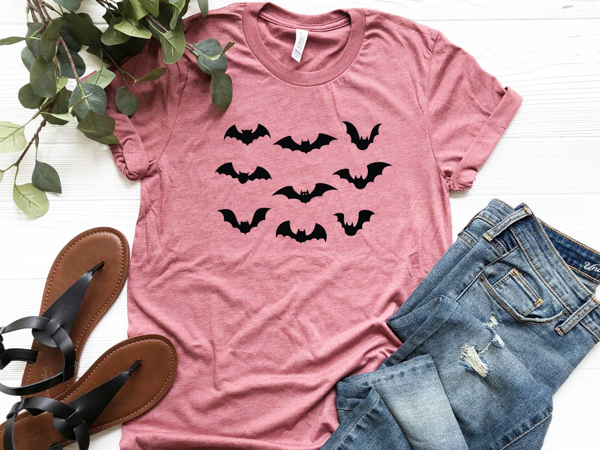 Fledermaus Shirt, Halloween Gruseliges Geschenk, Liebhaber Shirt Frauen, T-Shirt von TezzDesign