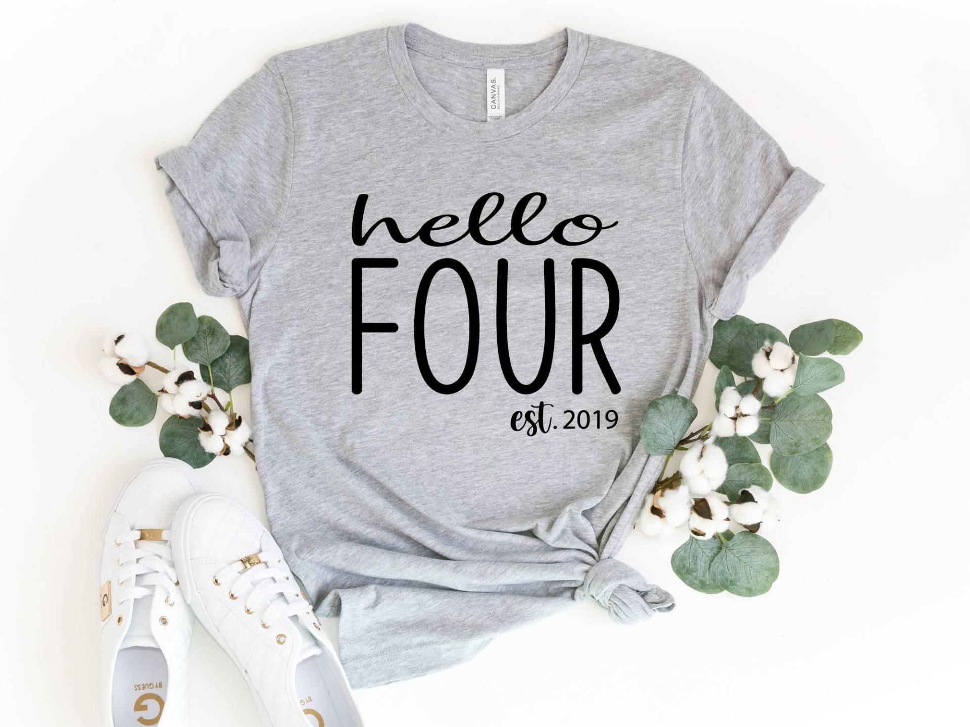 Hallo Vier Shirt, 4. Geburtstag Vierten Est 2019 Geschenk Für Mädchen, Shirt von TezzDesign