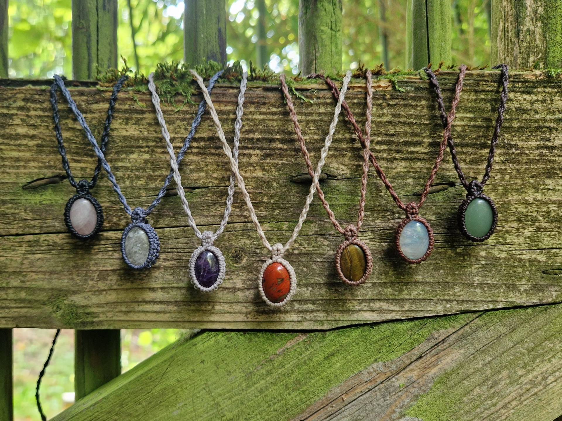 Edelstein | 13x18mm Macramé Halsketten Personalisierbar Mit Aventurin, Rosenquarz, Tigerauge, Roterjaspis, Bergkristall, Mondstein, Amethyst von ThInksArtByHeart