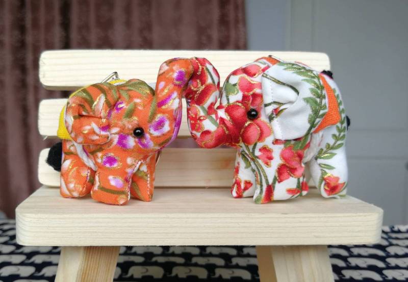 Elefant Schlüsselbund Geschenkset Handgemachter Schlüsselanhänger Mutter Und Tochter Paare Jahrestagsgeschenk Geschenk Für Frauen von ThaiHomemadeandCraft