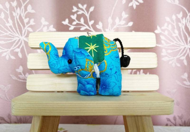 Schlüsselanhänger Elefant Stoff Handgemacht Thailand Hochzeit Für Geburtstagsgeschenk Charme Niedliche Puppe Schlüsselring Keychain Geschenk Sie von ThaiHomemadeandCraft